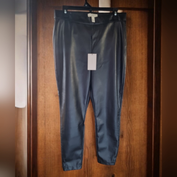 Halston Vegan Leather Slip-On High Waisted Black Pants With Side Zippers - Picture 1 of 10